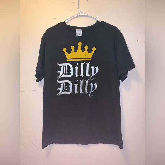 Spencer’s Unisex Dilly Dilly Shirt Size Large - Picture 1 of 3